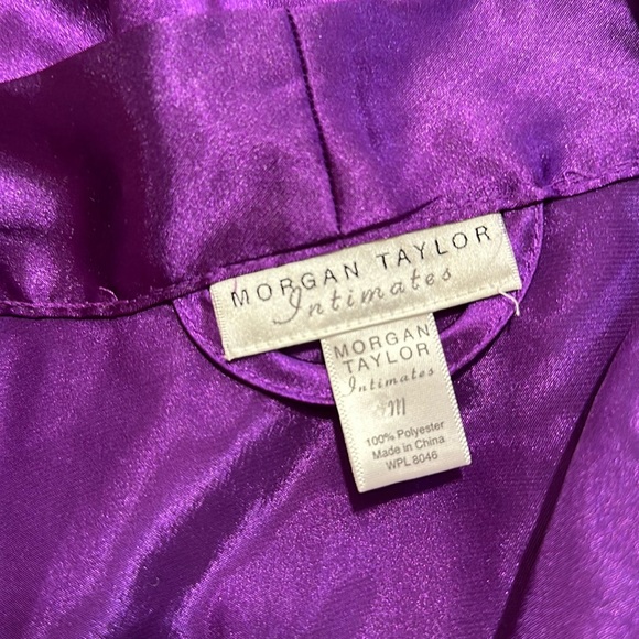 Morgan Taylor Intimates Robe and Slip Nightgown - Picture 8 of 8